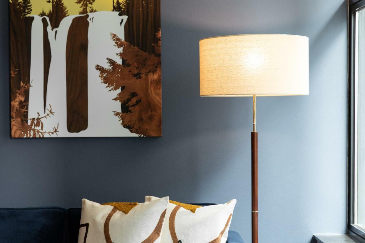 Domicile Suites At Harbor Steps *